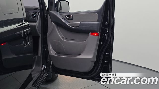 Hyundai Grand Starex 5-Seater VAN Modern 2017 — фото 24