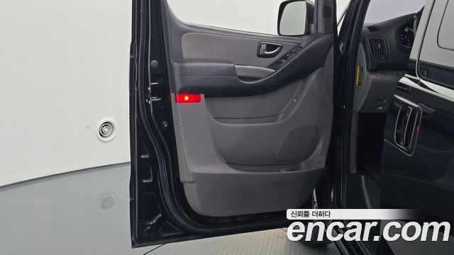 Hyundai Grand Starex 5-Seater VAN Modern 2017 — фото 25
