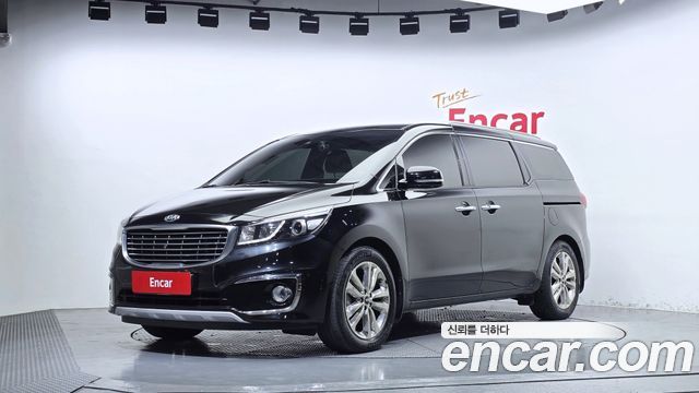 Kia Carnival 9-seater Noblesse