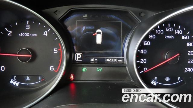 Kia Carnival 9-seater Noblesse 2015 — фото 8