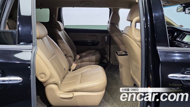 Kia Carnival 9-seater Noblesse 2015 — фото 11