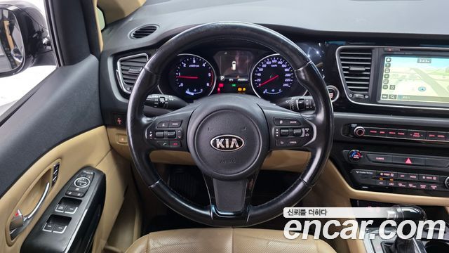 Kia Carnival 9-seater Noblesse 2015 — фото 13