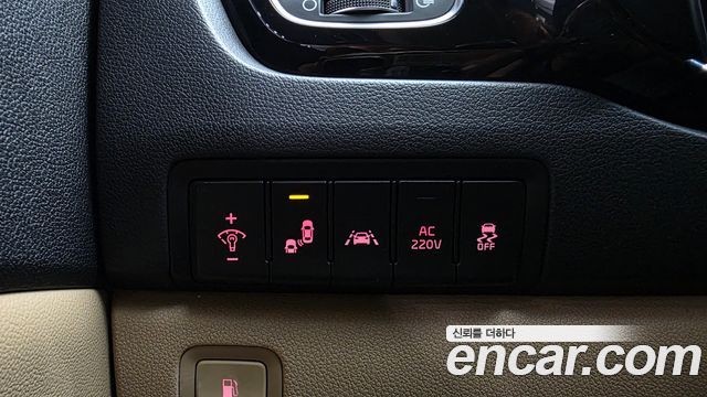 Kia Carnival 9-seater Noblesse 2015 — фото 16