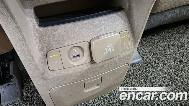 Kia Carnival 9-seater Noblesse 2015 — фото 19