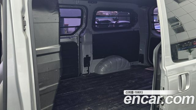 Hyundai Grand Starex 3-Seater VAN CVX Deluxe 2014 — фото 18