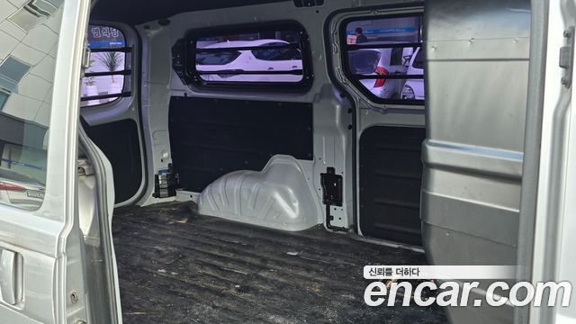 Hyundai Grand Starex 3-Seater VAN CVX Deluxe 2014 — фото 20