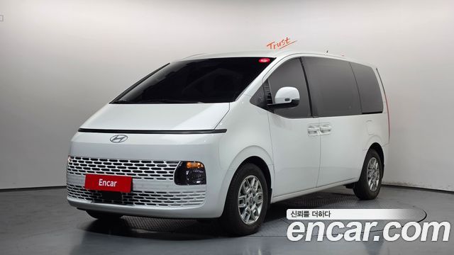 Hyundai Staria Tourer 9-Seater Modern