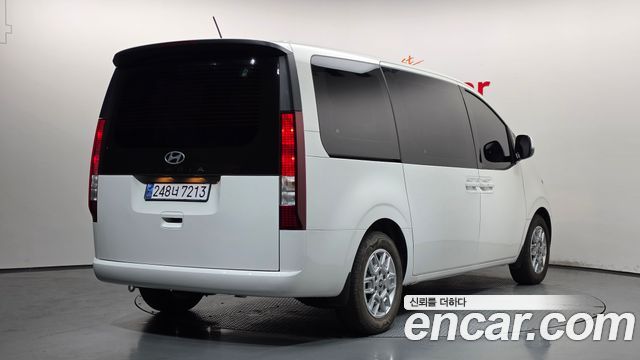 Hyundai Staria Tourer 9-Seater Modern 2025 — фото 2