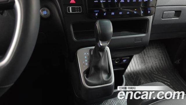 Hyundai Staria Tourer 9-Seater Modern 2025 — фото 9