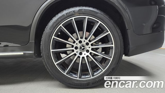 Mercedes-Benz GLC-Class (X253) GLC300 4MATIC AMG Line Coupe 2019 — фото 21