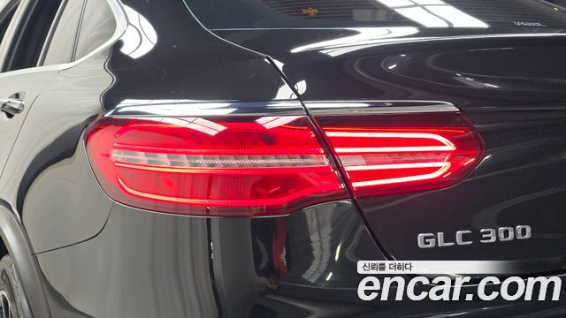 Mercedes-Benz GLC-Class (X253) GLC300 4MATIC AMG Line Coupe 2019 — фото 23