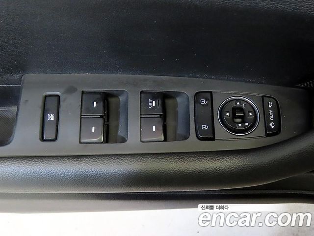Hyundai Sonata (LF) 2.0 Style 2015 — фото 17