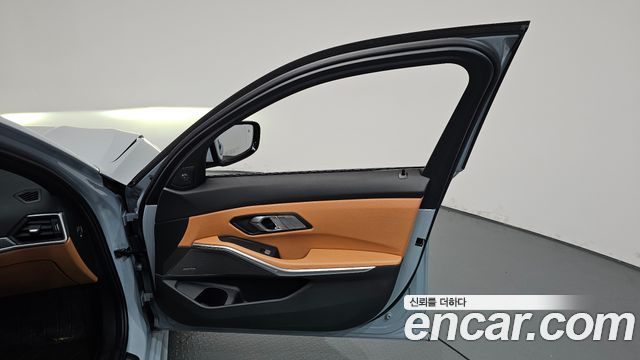 BMW 3 Series (G20) 320i M Sport 2023 — фото 24