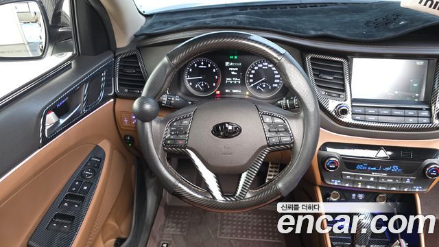 Hyundai Tucson Gasoline 1.6 turbo 2WD Premium 2018 — фото 13
