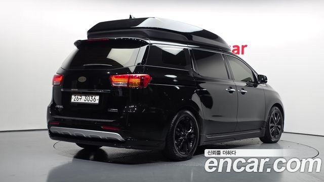 Kia Carnival 9-seater Hi-Limousine Prestige 2017 — фото 2