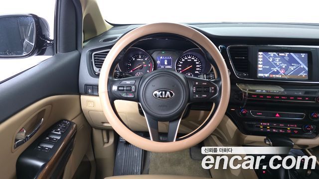 Kia Carnival 9-seater Hi-Limousine Prestige 2017 — фото 13