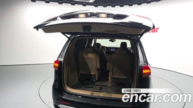 Kia Carnival 9-seater Hi-Limousine Prestige 2017 — фото 20
