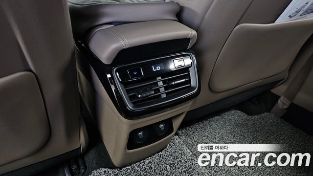 Kia K8 2.5 Gasoline 2WD Signature 2023 — фото 36