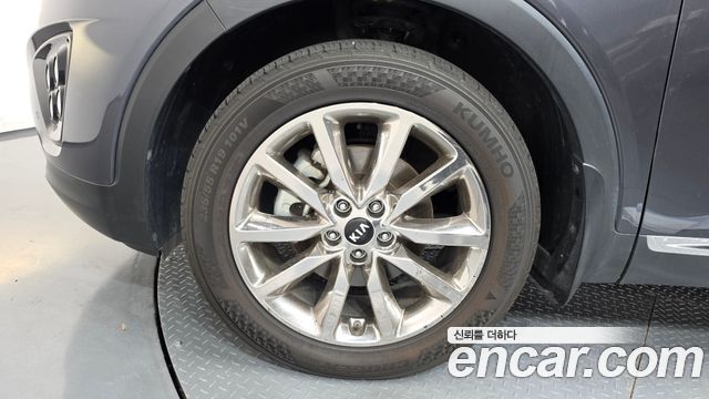 Kia Sorento Diesel 2.0 2WD Noblesse Special 2017 — фото 5