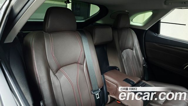Lexus RX450h (IV) Executive 2022 — фото 12