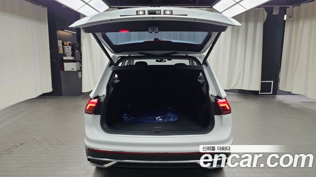 Volkswagen Tiguan (II) 2.0 TDI Prestige 2023 — фото 22
