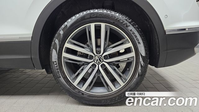 Volkswagen Tiguan (II) 2.0 TDI Prestige 2023 — фото 27