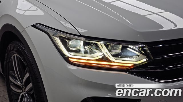 Volkswagen Tiguan (II) 2.0 TDI Prestige 2023 — фото 28