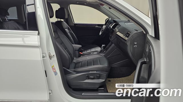 Volkswagen Tiguan (II) 2.0 TDI Prestige 2023 — фото 32