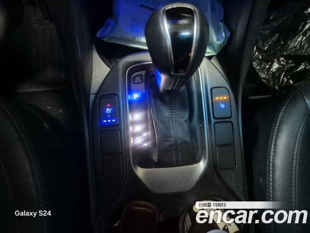 Hyundai Santa Fe (DM) Diesel(e-VGT) 2.0 2WD Premium 2013 — фото 16