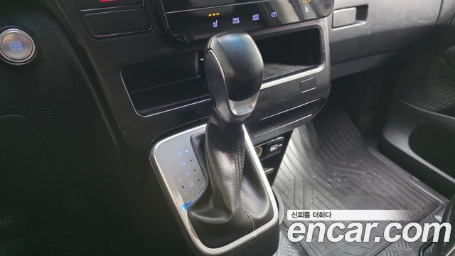 Hyundai Staria Cargo 3-Seater Modern 2022 — фото 9