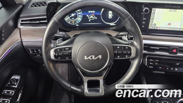 Kia K5 (III) 2.0 LPI Signature 2022 — фото 13