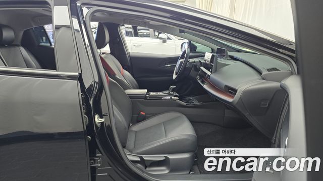 Toyota Prius (V) 2.0 PHEV XSE 2024 — фото 11
