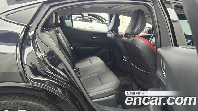 Toyota Prius (V) 2.0 PHEV XSE 2024 — фото 12