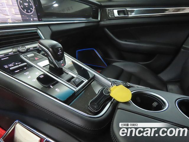 Porsche Panamera (971) 4.0 Turbo 2017 — фото 15
