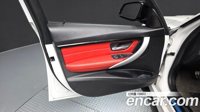 BMW 3 Series (F30) 330i M Sport 2017 — фото 24