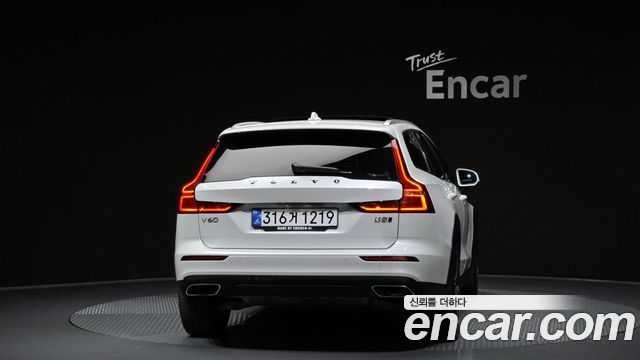 Volvo V60 Cross Country (II) B5 AWD 2021 — фото 4