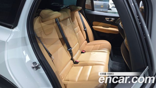 Volvo V60 Cross Country (II) B5 AWD 2021 — фото 11