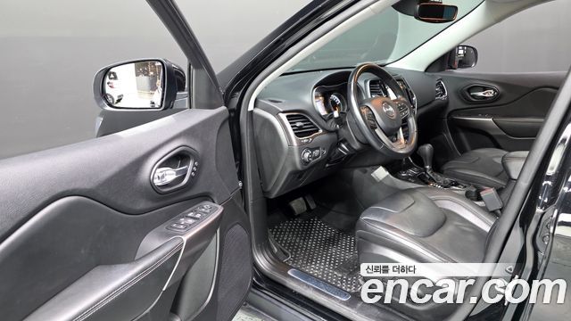 Jeep Cherokee (KL) 2.4 Limited AWD 2021 — фото 10