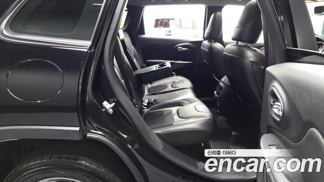 Jeep Cherokee (KL) 2.4 Limited AWD 2021 — фото 11