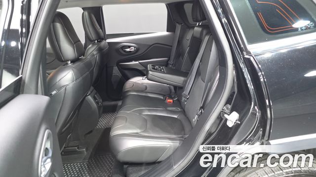 Jeep Cherokee (KL) 2.4 Limited AWD 2021 — фото 12