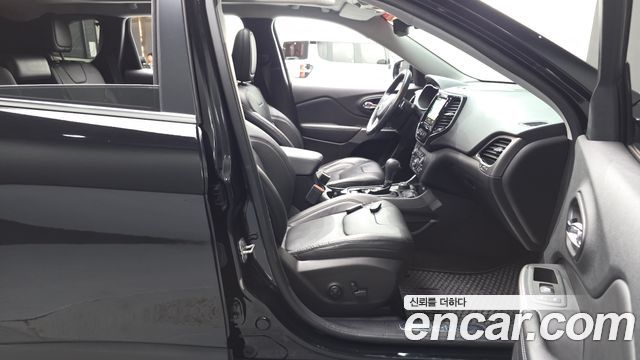 Jeep Cherokee (KL) 2.4 Limited AWD 2021 — фото 26
