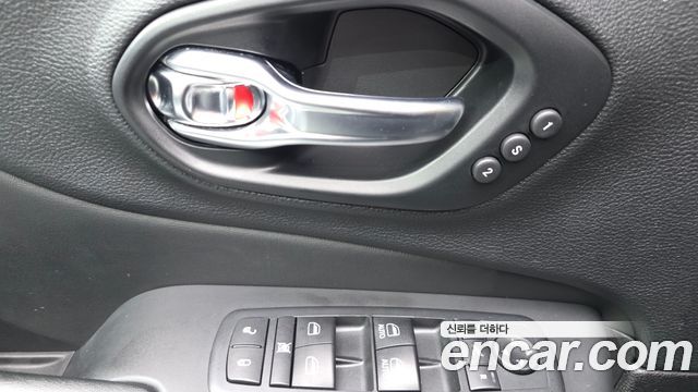 Jeep Cherokee (KL) 2.4 Limited AWD 2021 — фото 28