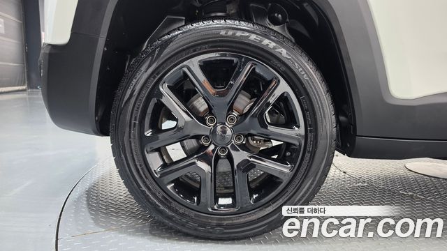 Jeep Renegade 1.3 Limited 2022 — фото 5