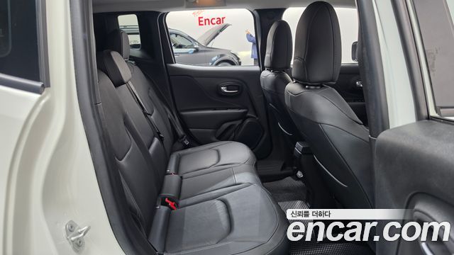 Jeep Renegade 1.3 Limited 2022 — фото 15