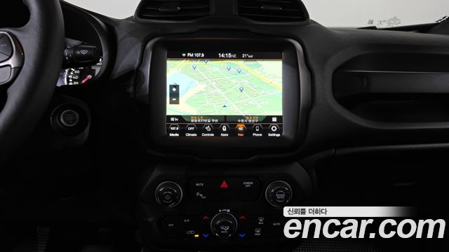 Jeep Renegade 1.3 Limited 2022 — фото 17