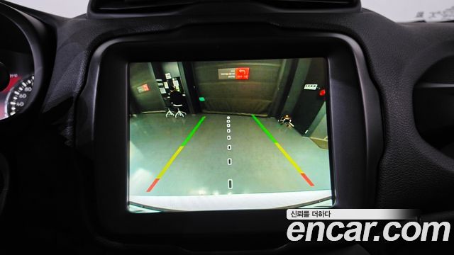 Jeep Renegade 1.3 Limited 2022 — фото 18