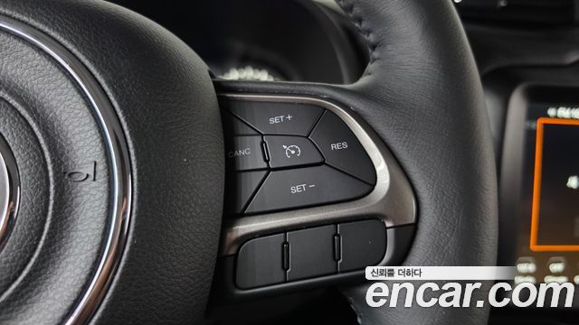 Jeep Renegade 1.3 Limited 2022 — фото 20