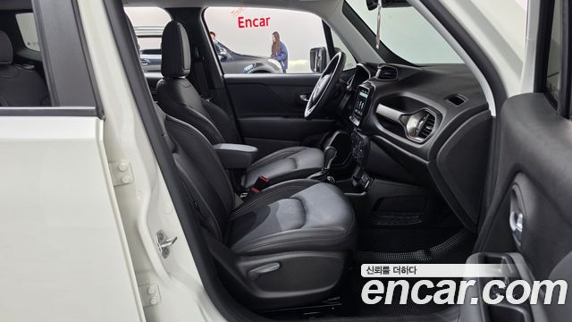 Jeep Renegade 1.3 Limited 2022 — фото 32
