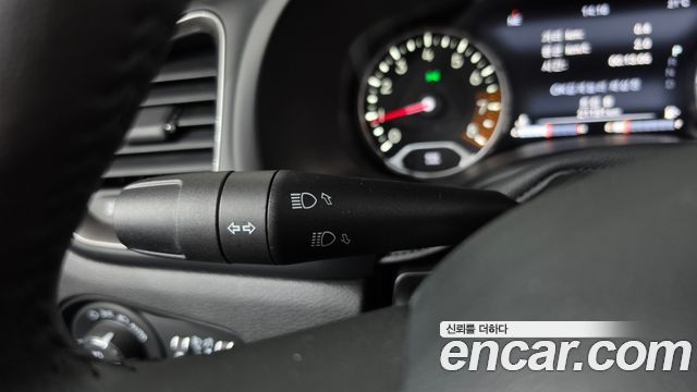 Jeep Renegade 1.3 Limited 2022 — фото 33