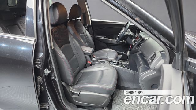 KG Mobility (SsangYong) Tivoli Air Diesel IX 4WD 2016 — фото 11